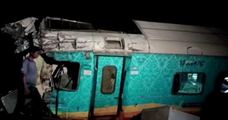 At least 120 killed, 850 injured in India train derailment