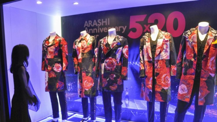 Arashi outfits shown in China, in first overseas exhibition