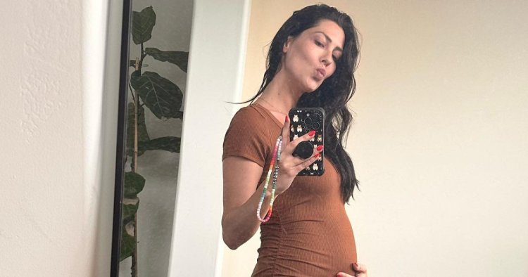 Moms to Be! Becca Kufrin, More Pregnant Stars Show Off Baby Bumps in 2023