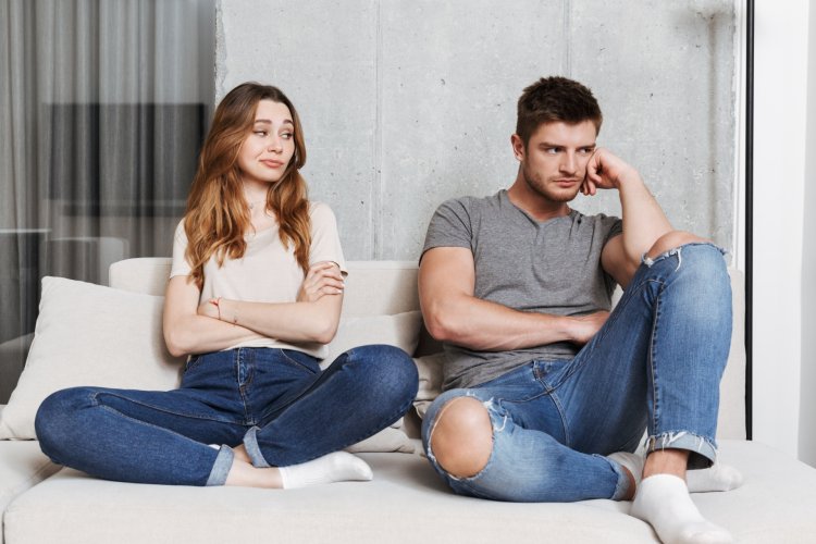Insecure Boyfriend: 33 BIG Signs of Insecurity in a Man & How to Date Him