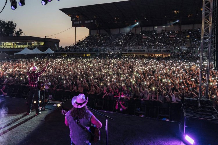 Western Idaho Fair cancels grandstand concert after rape lawsuit against country singer