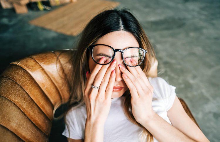 I'm an eye doctor. These 5 common habits could be harming your eye health