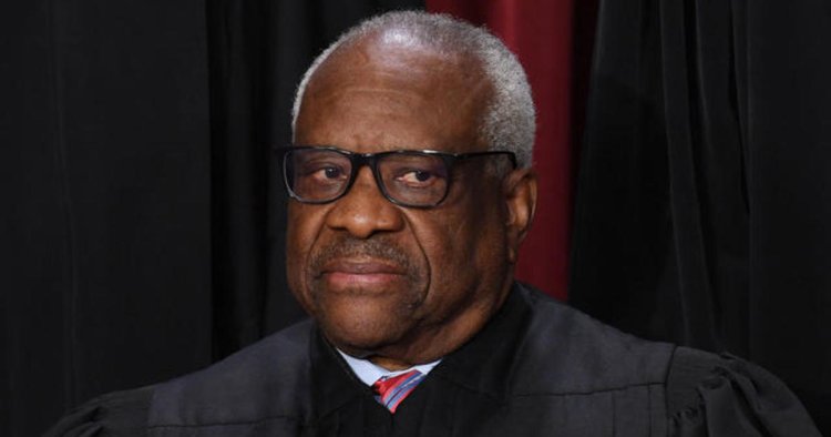 Clarence Thomas delays Supreme Court disclosure amid scrutiny over gifts
