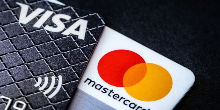 Mastercard and Visa Tumble on New Bill Threat. Analysts Don’t See a Problem.