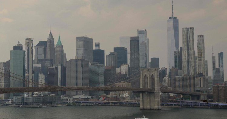 New York City's air quality starts to clear for first time in days