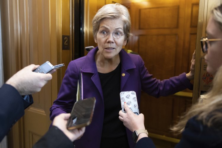 Maxine Waters, Elizabeth Warren clash over investment rules