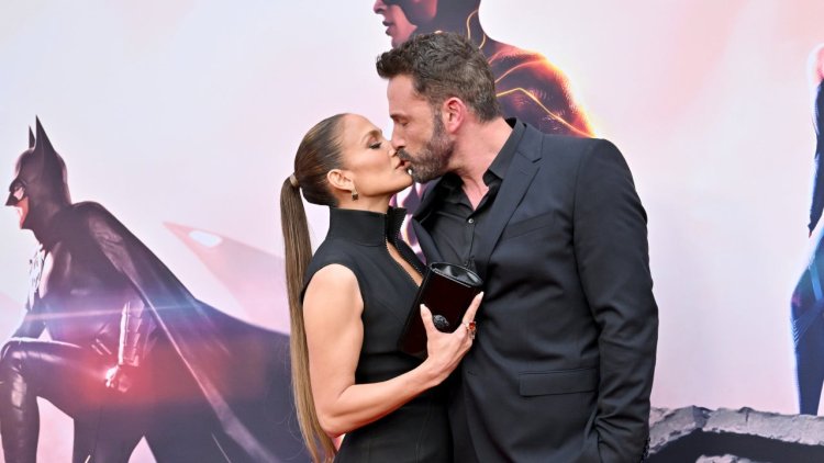 Jennifer Lopez and Ben Affleck Share a Kiss on 'The Flash' Premiere Red Carpet