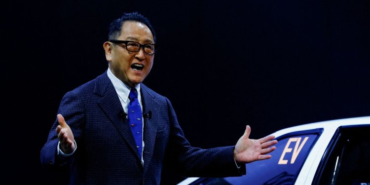 Toyota Shareholders Re-Elect Akio Toyoda to Board, Rejecting Activist Push