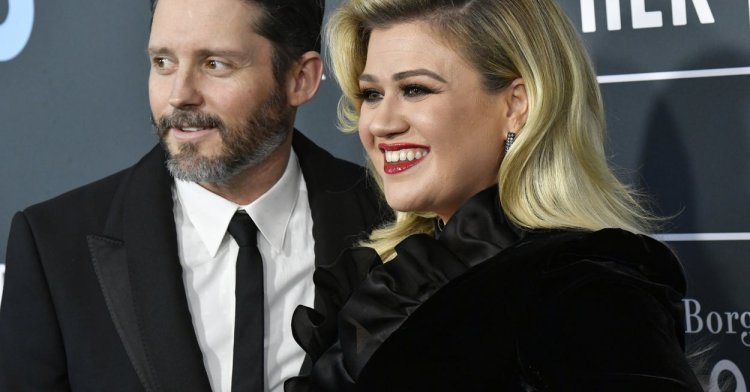 Kelly Clarkson Opened Up About Feeling “Limited” In Her Marriage After Previously Hinting At “Lies” And “Secrets” In The Relationship