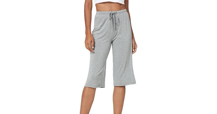 These Cropped Sweats Have the Ultimate Cooling Effect for Summer
