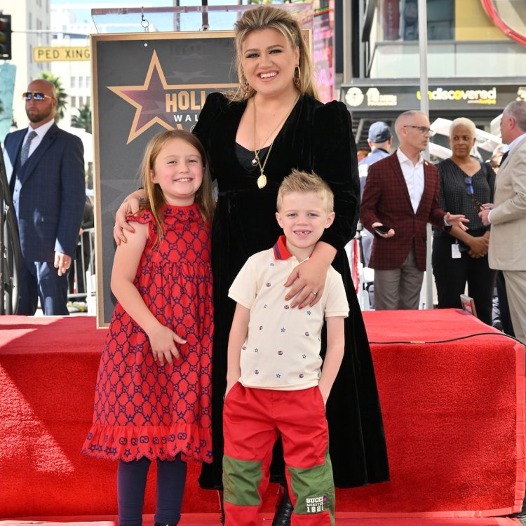 Kelly Clarkson's "Entertainers" River & Remy Are Already Just Like Mom