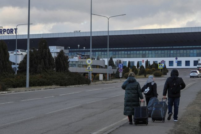 Tajik man shoots 2 officers dead at Moldova airport after being denied to enter country