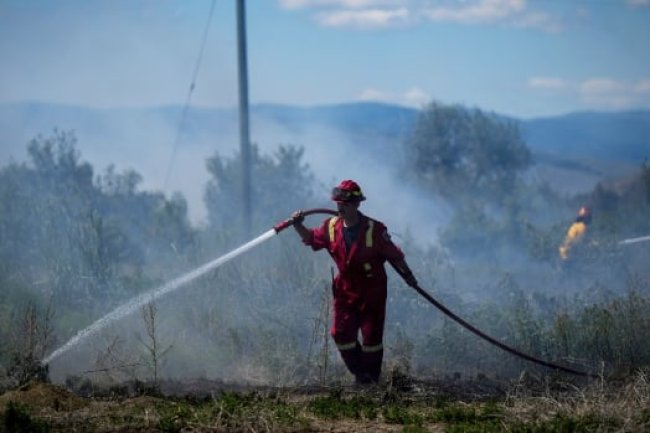 Wildfire fighters work in heavy smoke, and in Canada have little protection