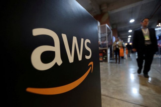 Amazon touts its low-cost cloud computing in generative AI race