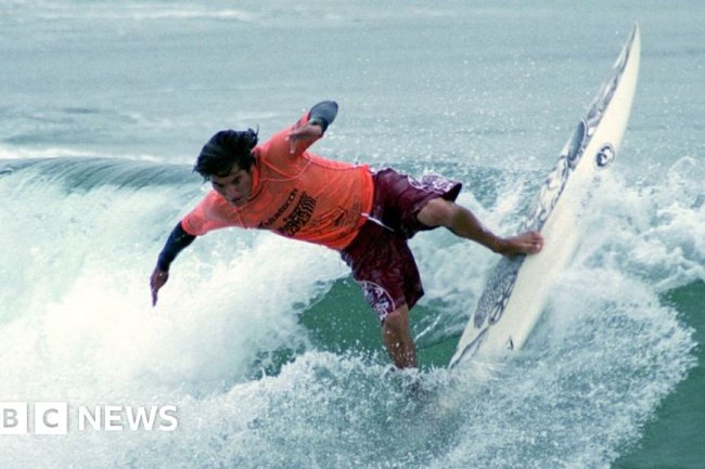 [World] Pro surfer Mikala Jones dies at 44 in surfing accident