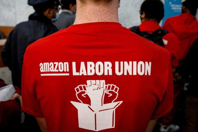 Amazon hit with labor complaint over failing to bargain with Staten Island union