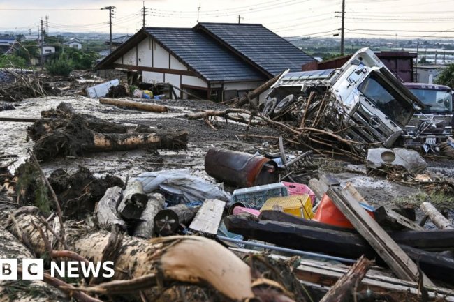 [World] Asia floods: Death toll climbs in severe monsoon season
