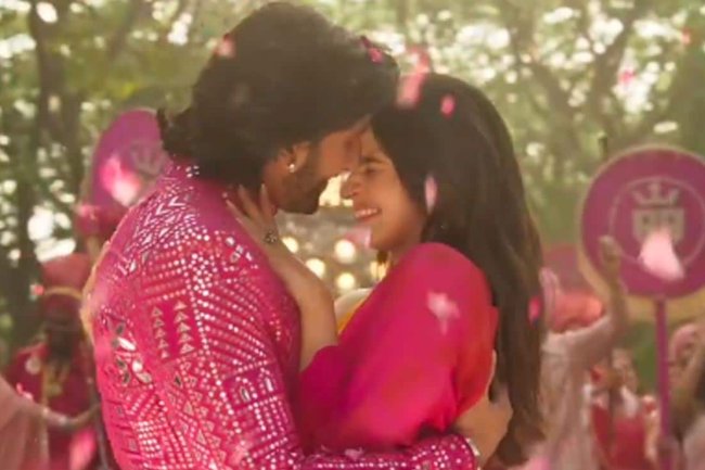 Rocky Aur Rani Kii Prem Kahaani Song Ve Kamleya:  Alia Bhatt And Ranveer Singh's Prem Know No Bounds