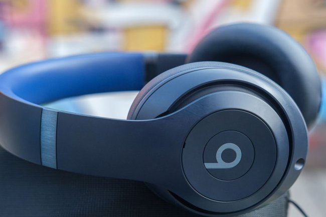Beats Studio Pro headphones review: leaning on a legacy
