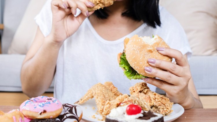 What’s the Difference Between Emotional Eating, Eating Addiction and Food Addiction?