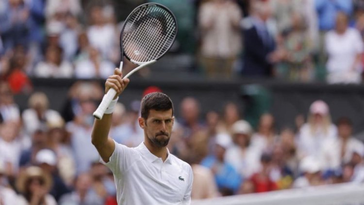 No slip-ups as Djokovic begins record quest