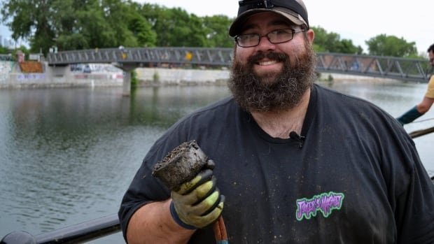 Magnet fishers are hunting for sunken treasures in Quebec's waterways