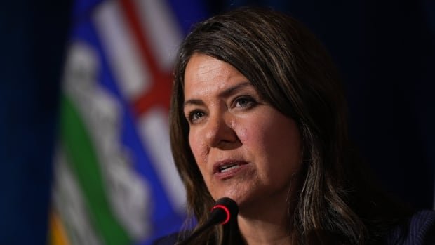 Alberta Premier Smith says she feels 'vindicated' after CBC posts editor's note on Coutts stories