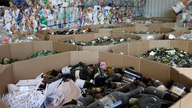 Glass recycled in 8 Montreal boroughs going to landfill