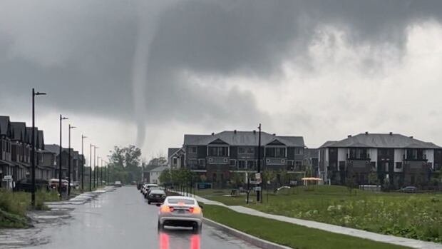 Tornadoes touched down in Ottawa and Quebec. Here's what to do during an alert
