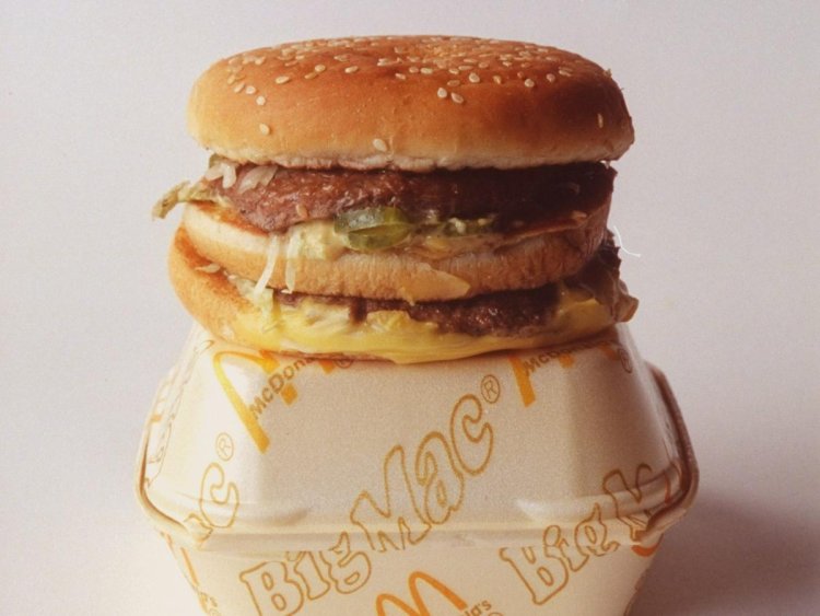 Photos show what it was like to eat at McDonald's in the 1970s