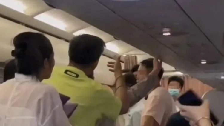 一航班从上海起飞后失联十几个小时？乘客：困在客舱，“精神崩溃”……航司回应