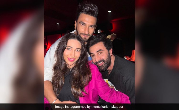 Karisma Kapoor's Blockbuster Pic With Her "Heartline" And "Bloodline." No Names Needed