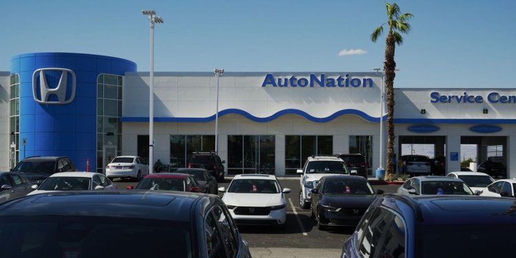 Why Car Dealers Are Losing Their Shine