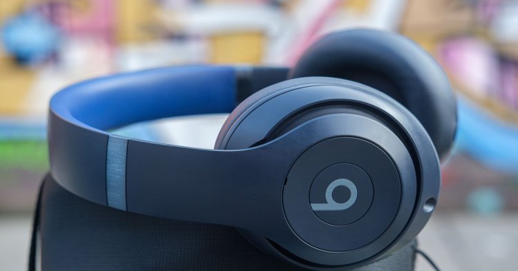 Beats Studio Pro headphones review: leaning on a legacy