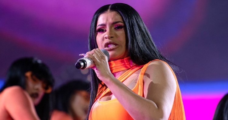 Yes, Cardi B Threw Her Mic at a Concertgoer for Tossing a Drink on Her 