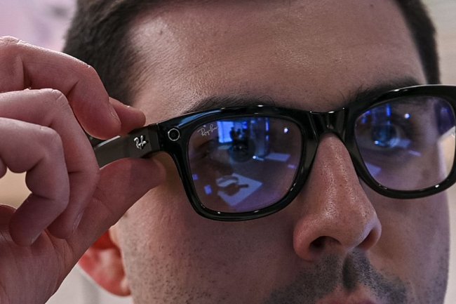 Meta’s Ray-Ban Smart Glasses Fail to Catch On