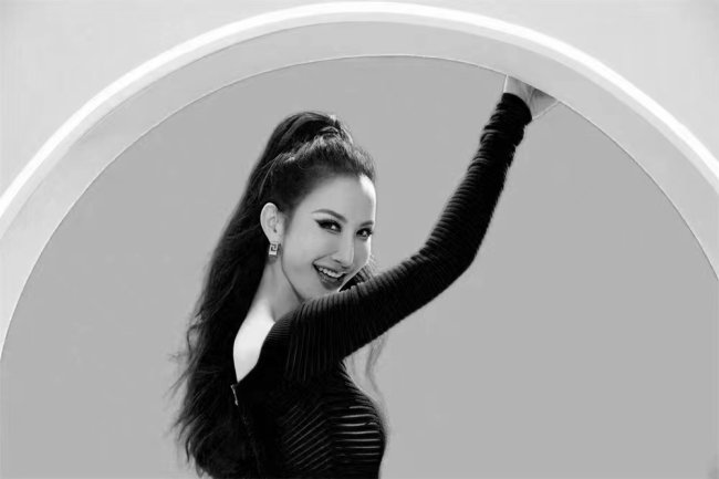 歌手李玟去世，年仅48岁