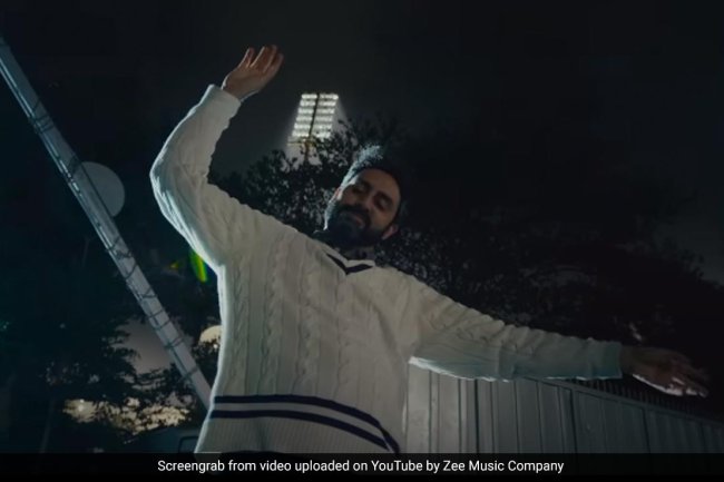 Ghoomer Title Song: Abhishek Bachchan Dances Like Nobody's Watching