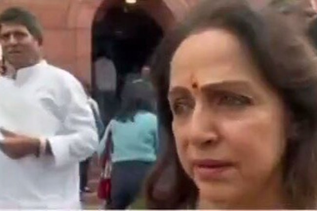 Viral: Hema Malini says didn’t see Rahul Gandhi flying kiss after BJP complaint