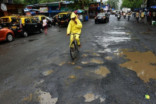 5 yrs not enough to remove potholes? Bombay High Court summons civic agency heads