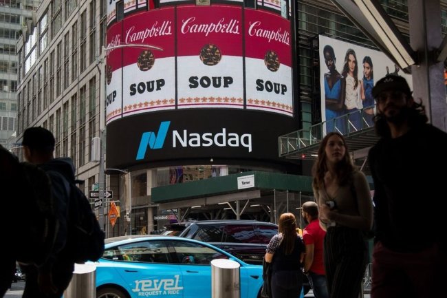NYSE, Nasdaq Battle for New Listings