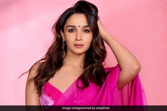 Alia Bhatt's Sarees From Rocky Aur Rani Kii Prem Kahaani Are Being Sold For A Good Cause