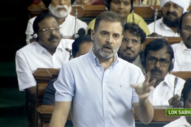 Congress MPs demand restoration of expunged words from Rahul Gandhi's speech