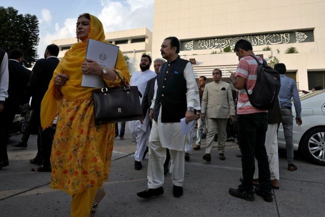 Pakistan Dissolves Parliament as Government Grapples With Political Instability