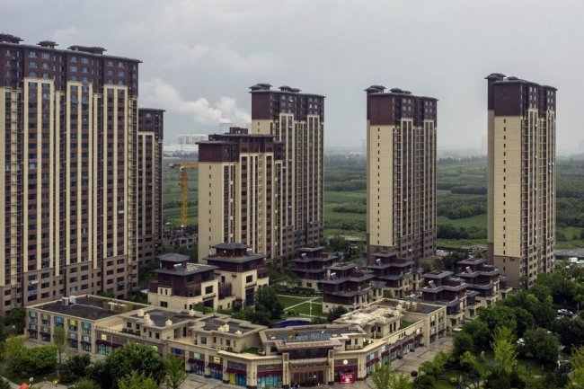 Chinese Property Giant Sends Another Distress Signal