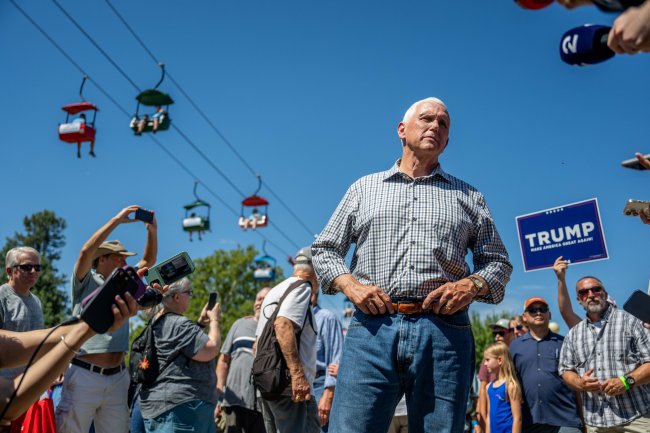Pence world poised for a showdown with Trump