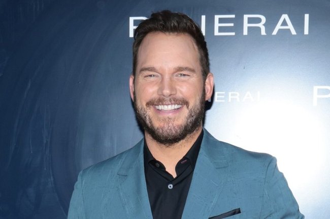 See Chris Pratt’s Bejeweled Makeover From Daughters Eloise and Lyla