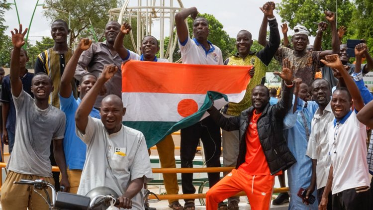 Niger: President Mohamed Bazoum calls on US for help after coup