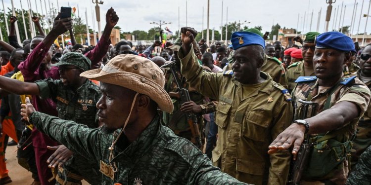Deadline for Niger Coup Leaders to Back Down Passes Without Intervention
