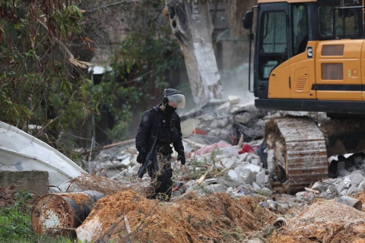 Israel demolishes home of alleged Palestinian attacker